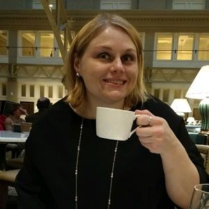 Meet your Posher, Adrienne